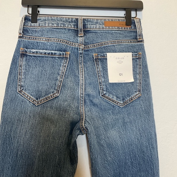 NWT Cello Distress Flare Hem High Rise Jeans Size 1 - Picture 6 of 13